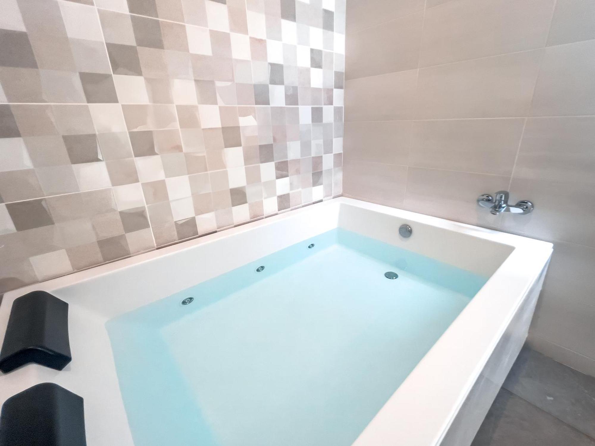 Estudio Con Jacuzzi Privado En Triana Apartment Seville